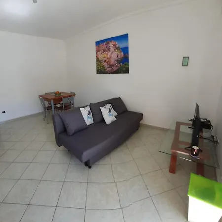 Gizzeria Holiday Home